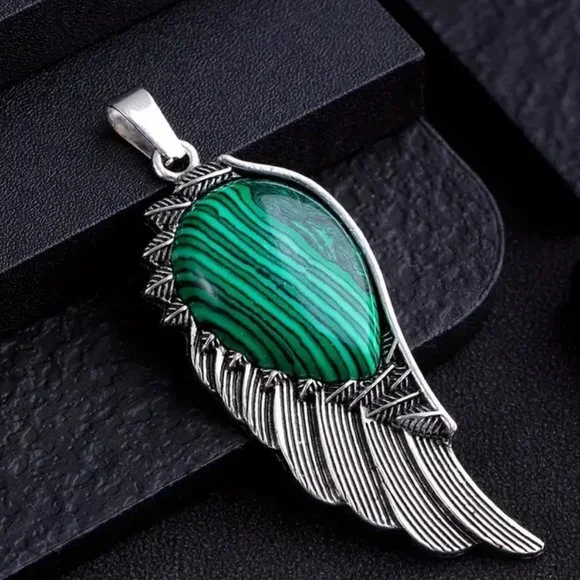 Malachite Synthetic Stone Wing Shape Pendant Necklace - Picture 1 of 2